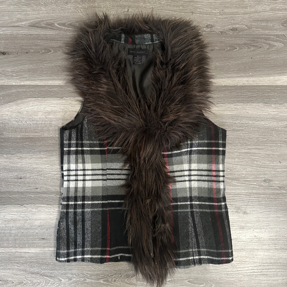 Steve Madden Faux Fur Black Red Plaid  Sleeveless Vest Womens